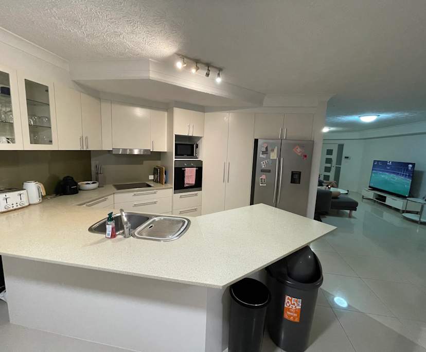 $450, Share-house, 3 bathrooms, Mermaid Beach QLD 4218