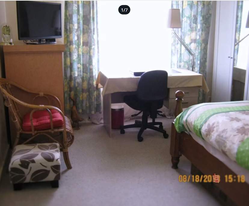 Furnished room in a flatshare