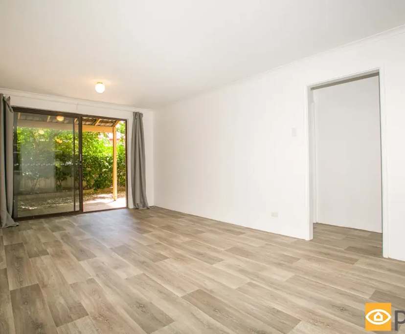 Whole property with 2 rooms for rent