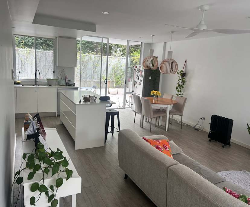$800, 1-bed, 1 bathroom, Maroubra NSW 2035