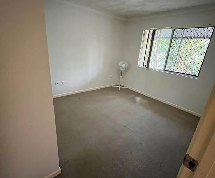 Unfurnished room with own bathroom