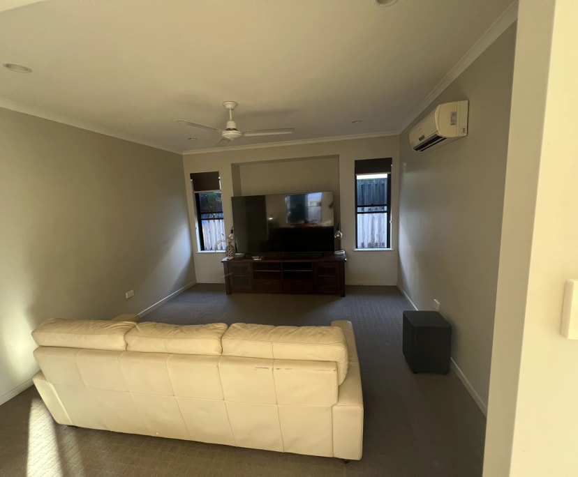 $300, Share-house, 3 bathrooms, Rural View QLD 4740