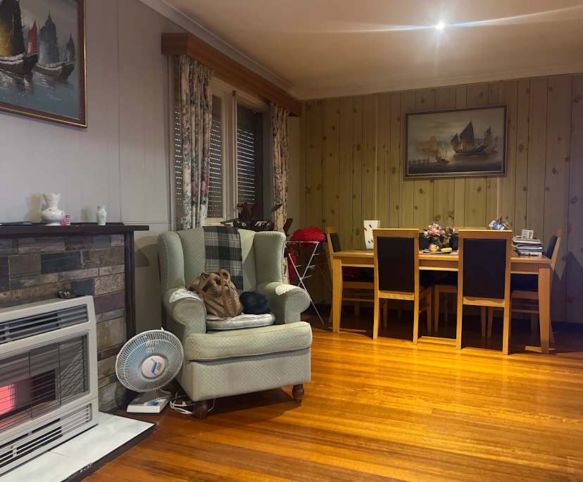 Room in a share house
