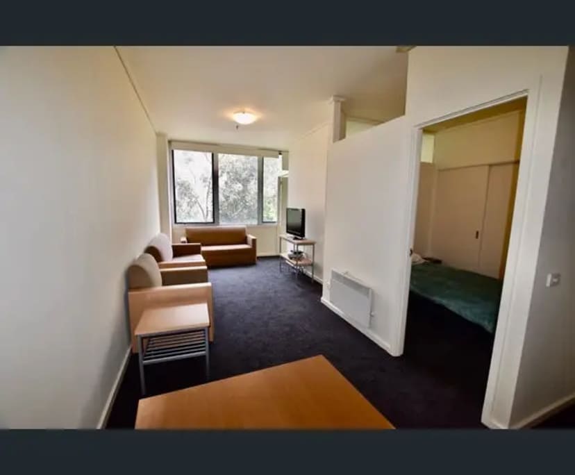 Furnished room in a flatshare