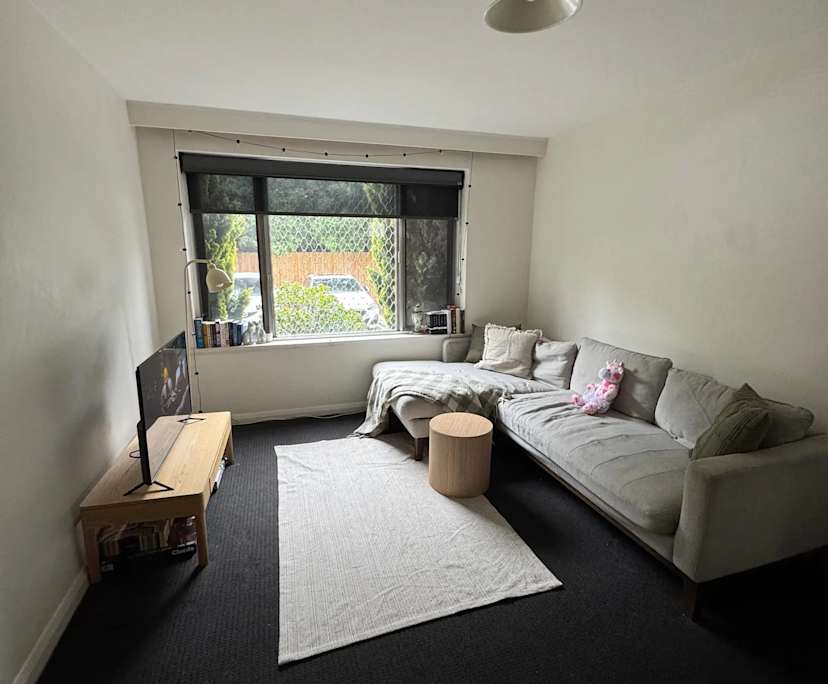 Unfurnished room in a flatshare