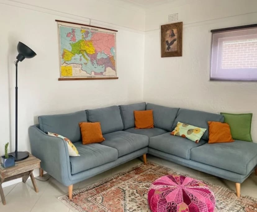 Furnished room in a flatshare