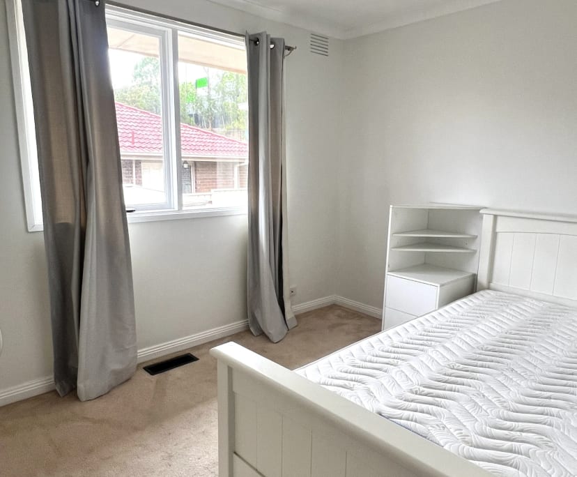 Room in a share house