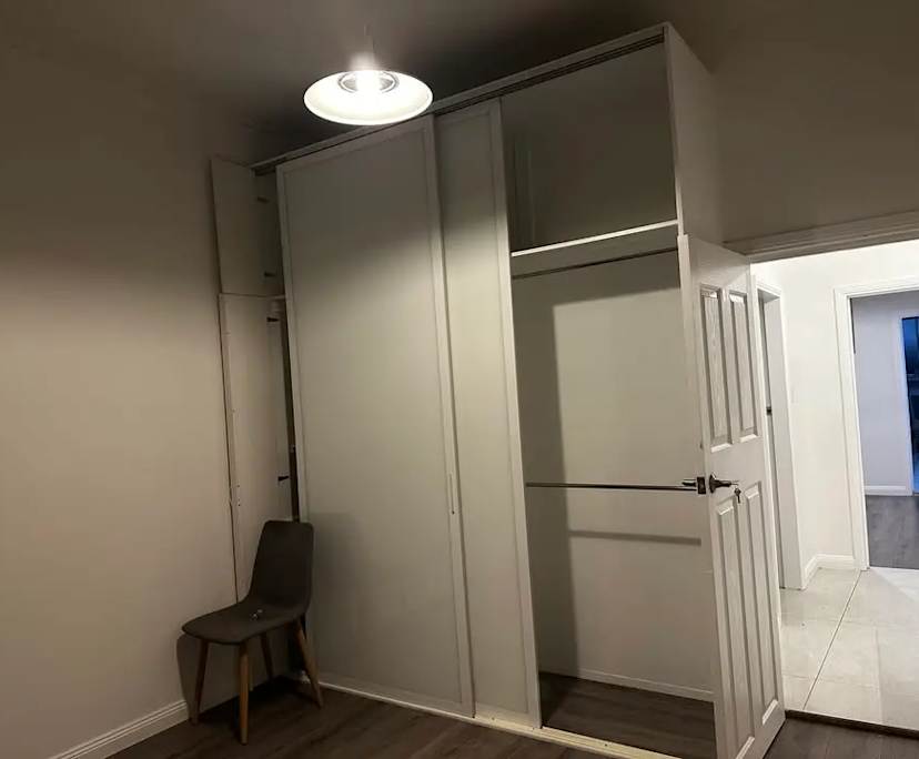 Room in a share house