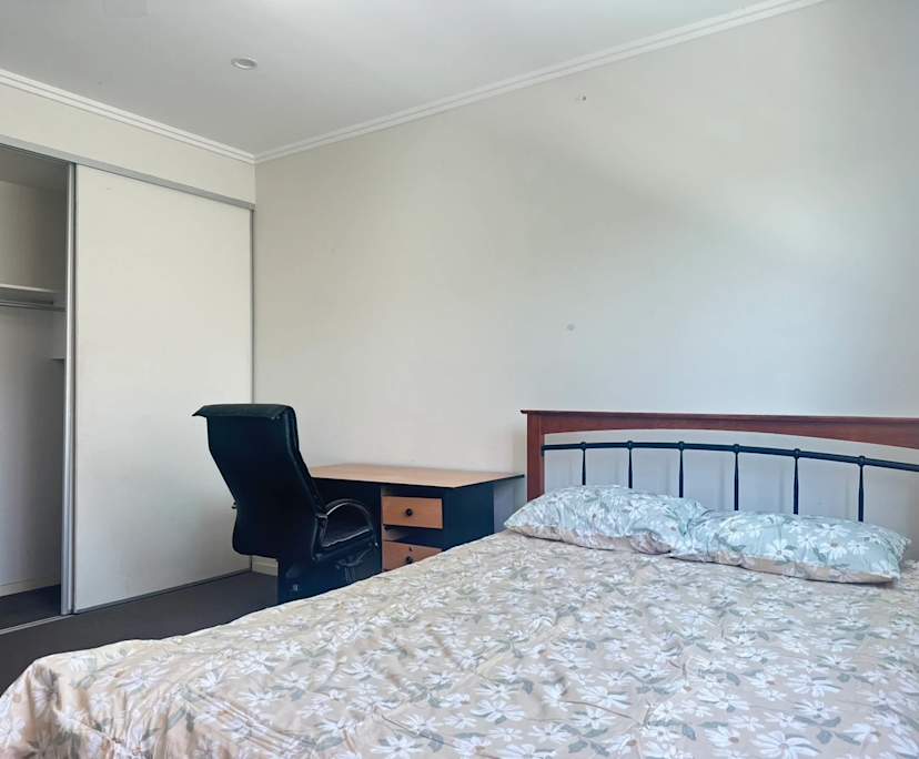 $350, Share-house, 4 bathrooms, Surfers Paradise QLD 4217