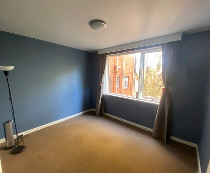 Unfurnished room in a flatshare