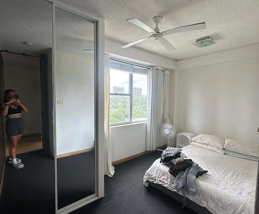 Furnished room in a flatshare