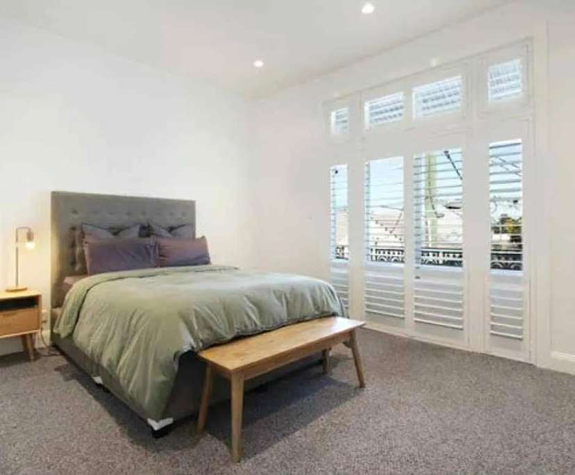 Room in a share house