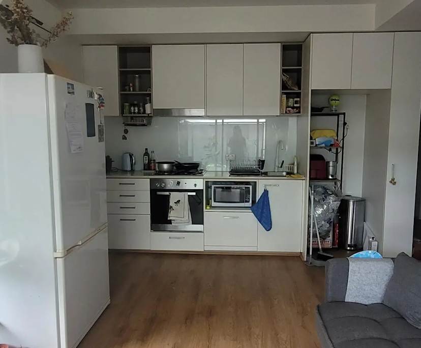 Furnished room in a flatshare