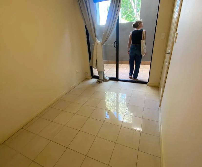 Unfurnished room in a flatshare