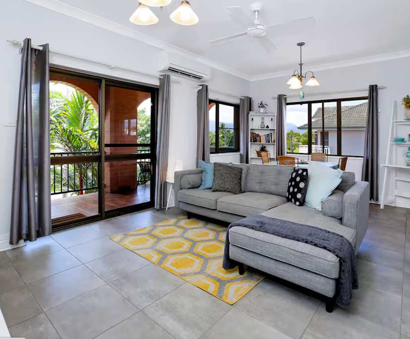 Furnished room in a flatshare