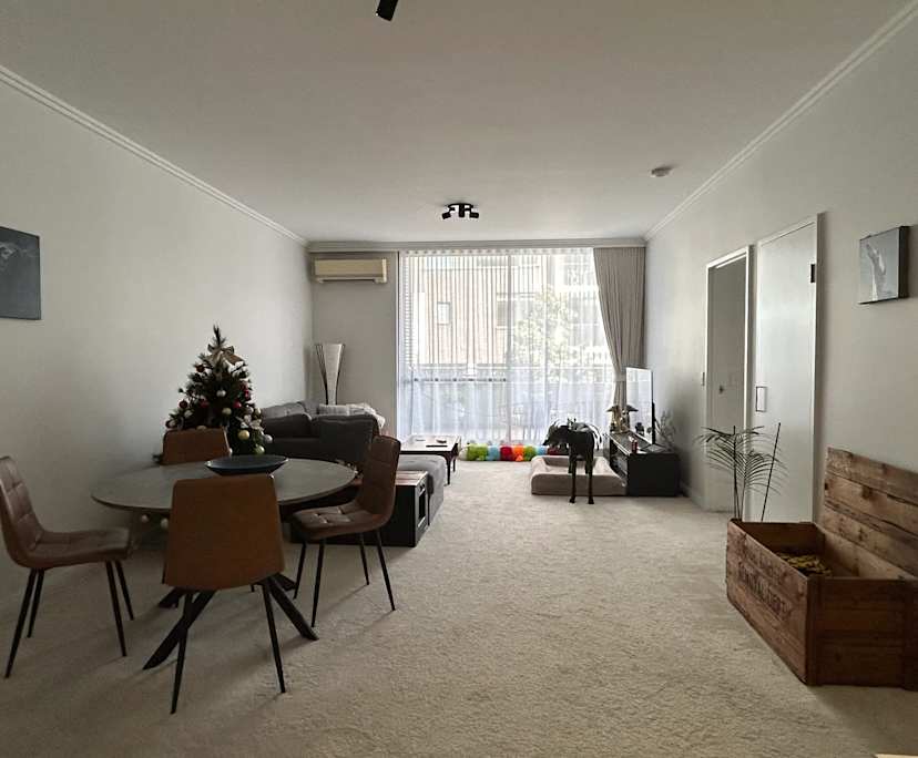 Unfurnished room with ensuite in a flatshare