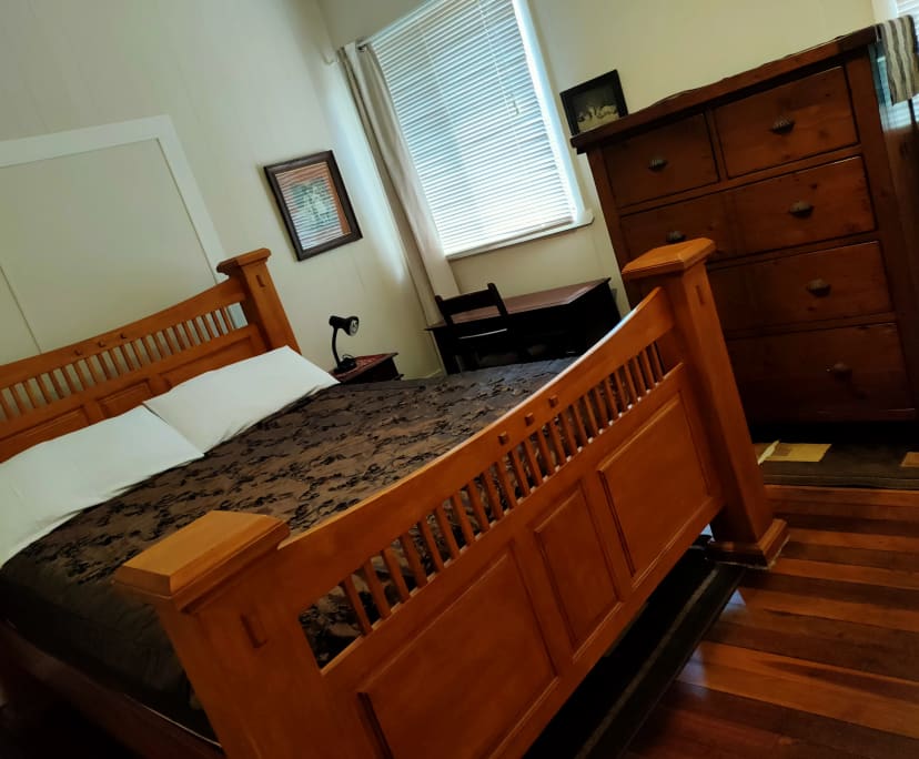 Room for Rent in Labrador, Gold Coast 280, Furnis...