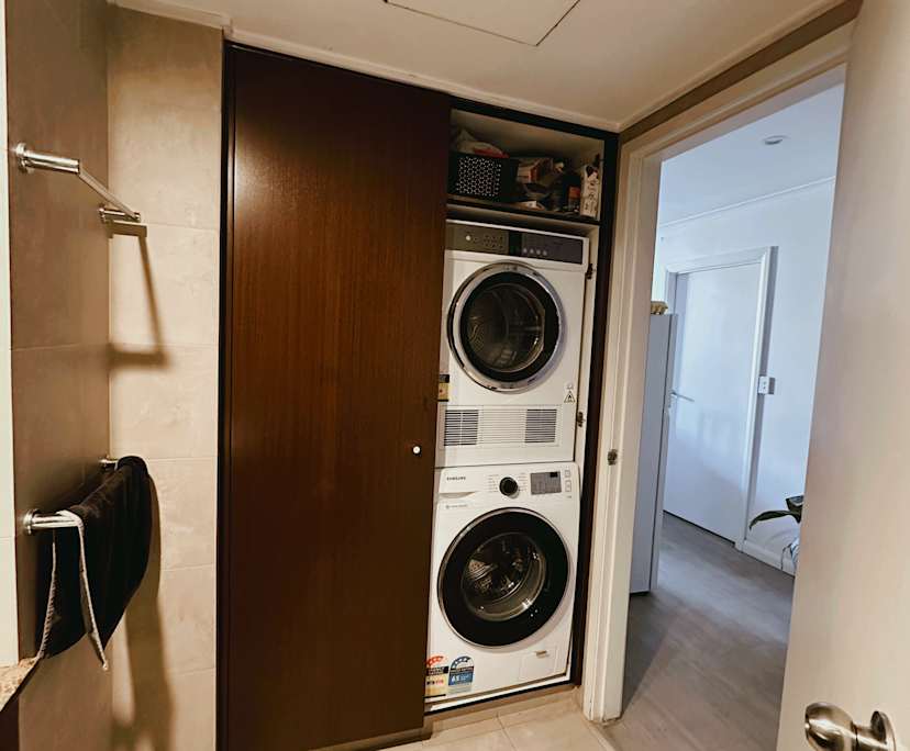 Furnished room in a flatshare