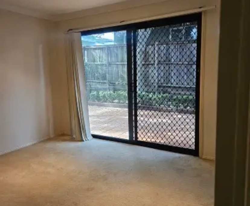 Unfurnished room with own bathroom