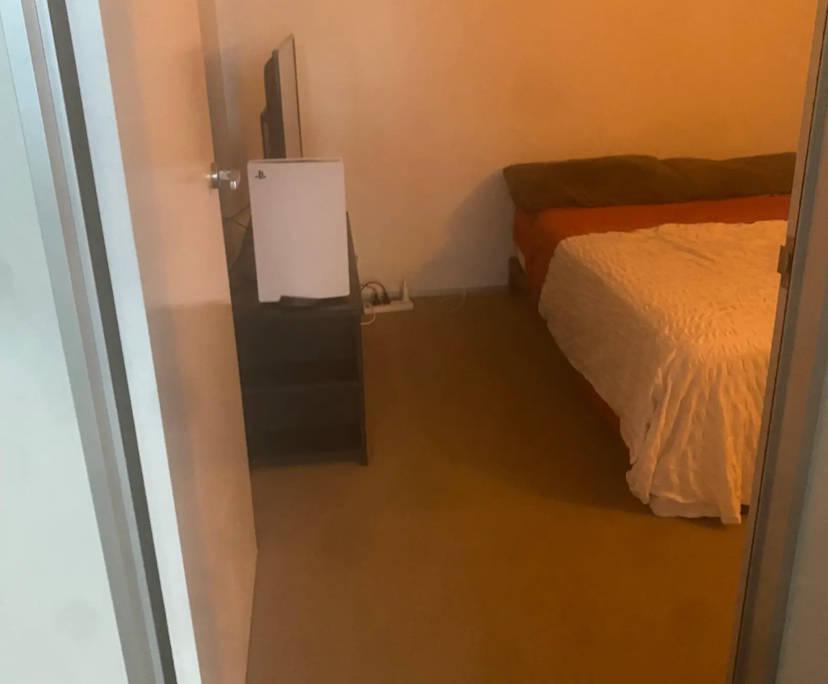 Unfurnished room in a flatshare