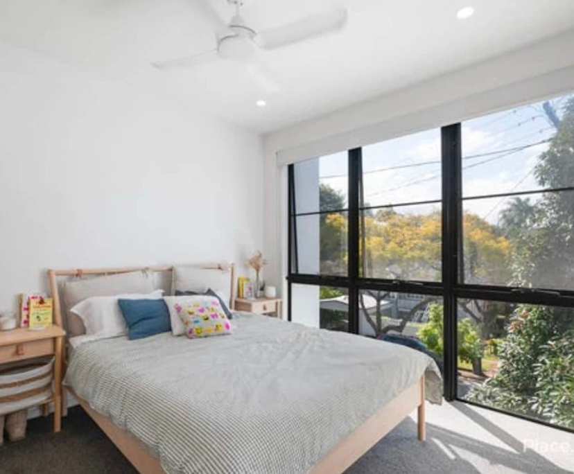 Room in a share house