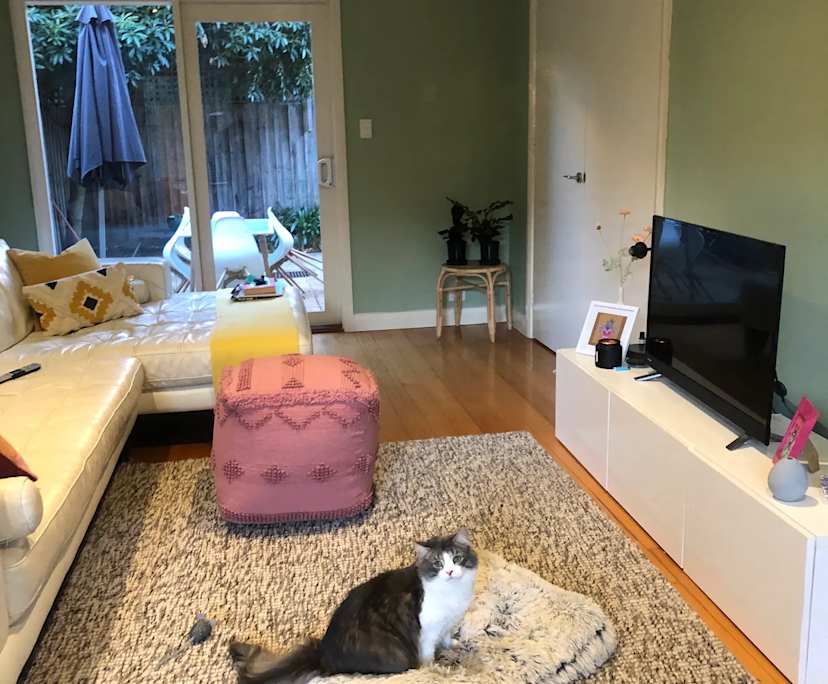 Furnished room in a share house