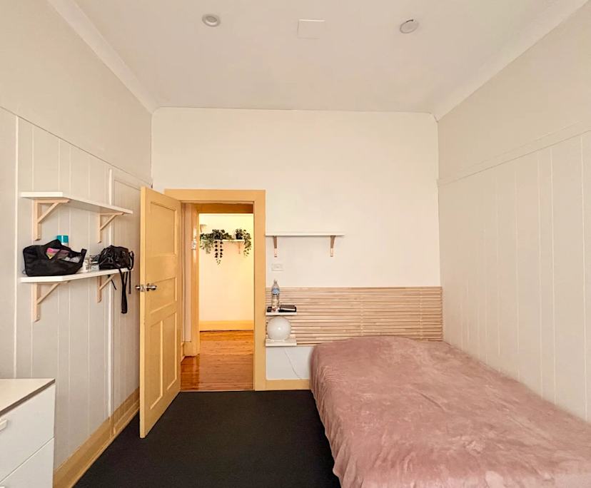 Furnished room in a share house