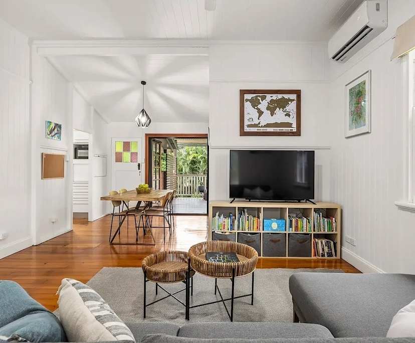 Room in a share house