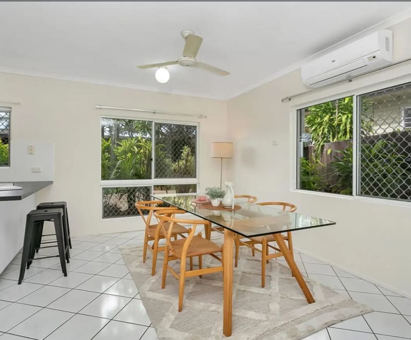 $350, Share-house, 3 bathrooms, Manunda QLD 4870