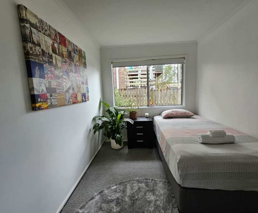 Furnished room in a flatshare