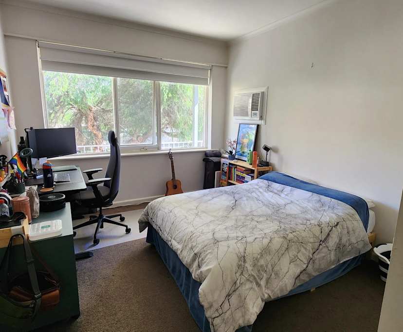 Unfurnished room in a flatshare