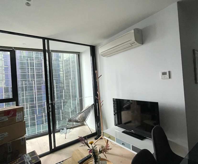 Furnished room in a flatshare