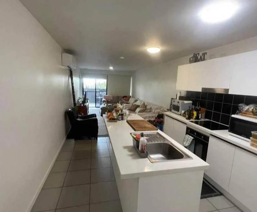 Furnished room with ensuite in a flatshare