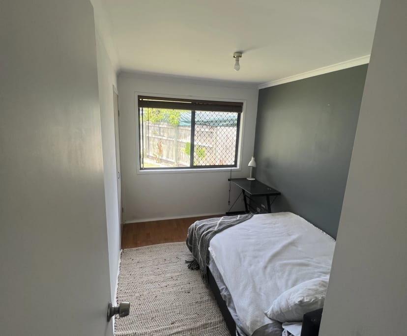 $300, Share-house, 3 bathrooms, Labrador QLD 4215