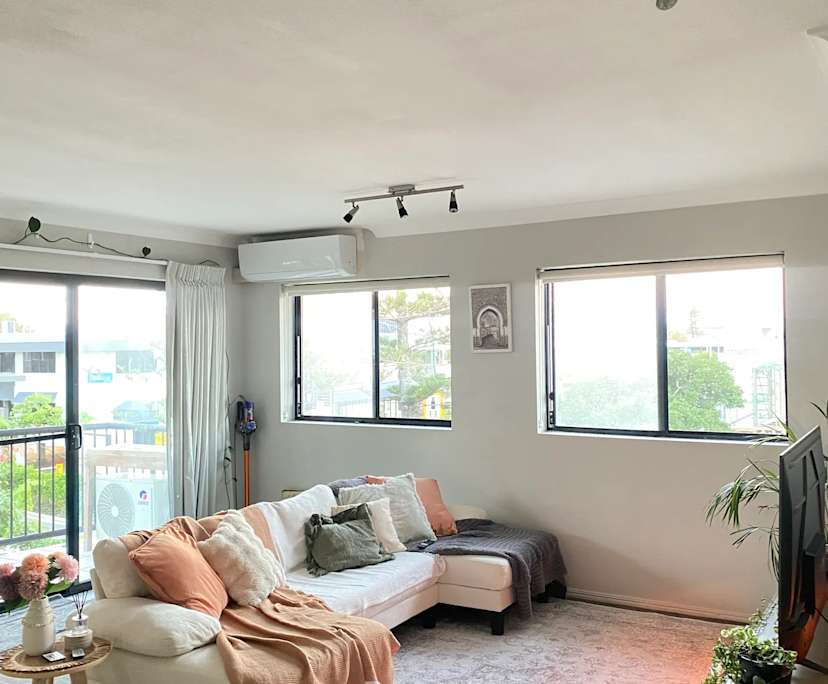 Unfurnished room with ensuite in a flatshare