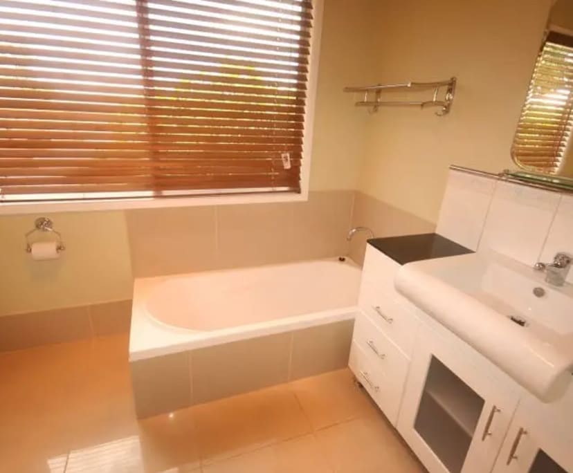 $235, Share-house, 5 bathrooms, Clayfield QLD 4011