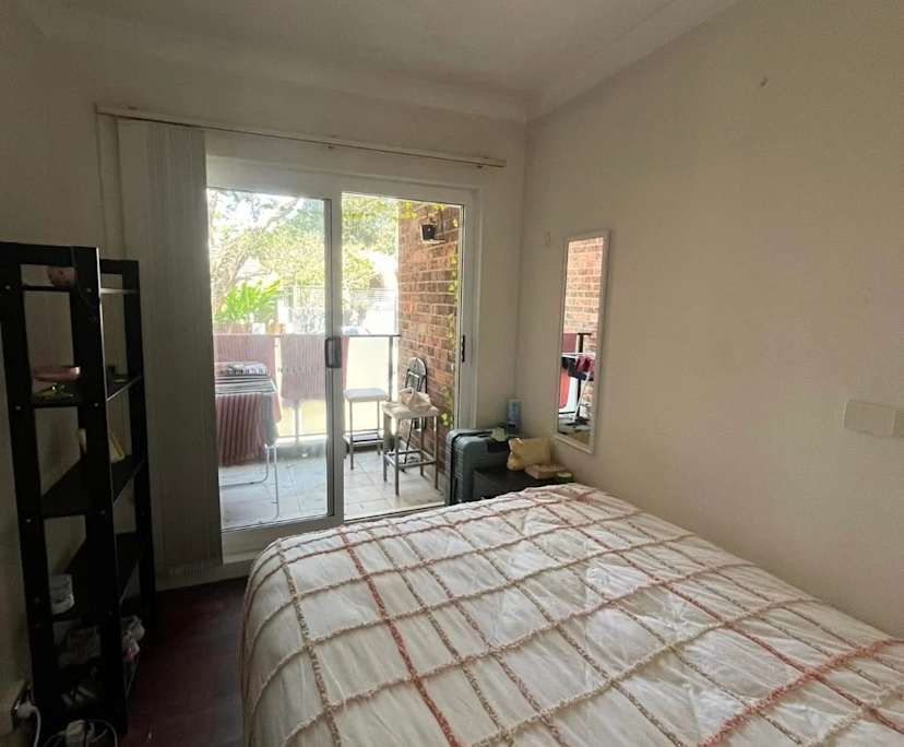 Furnished room in a flatshare