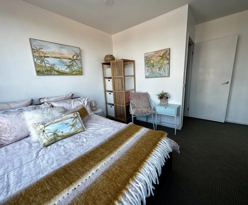 Furnished room in a flatshare