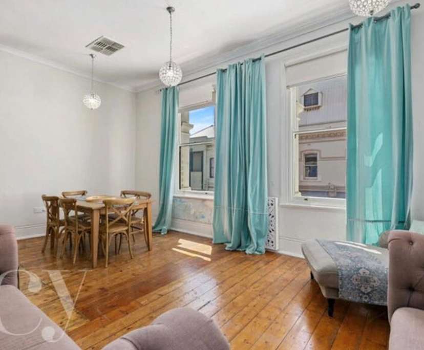 Furnished room in a flatshare