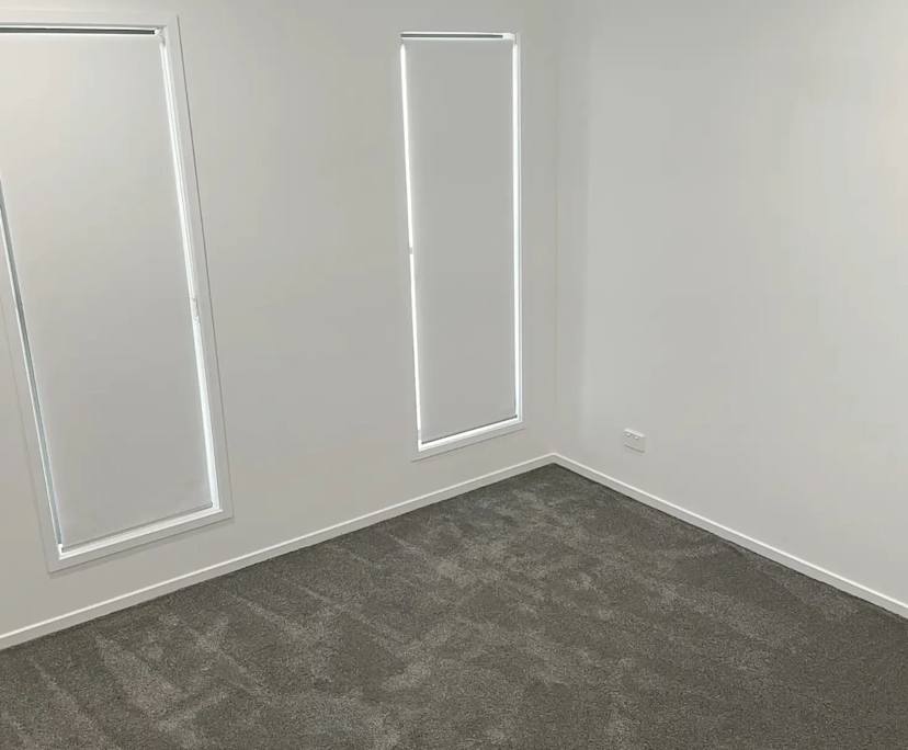 Unfurnished room with own bathroom