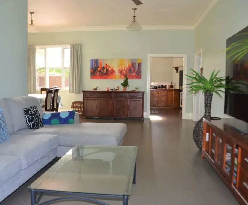 $300, Homestay, 4 bathrooms, Whittington VIC 3219