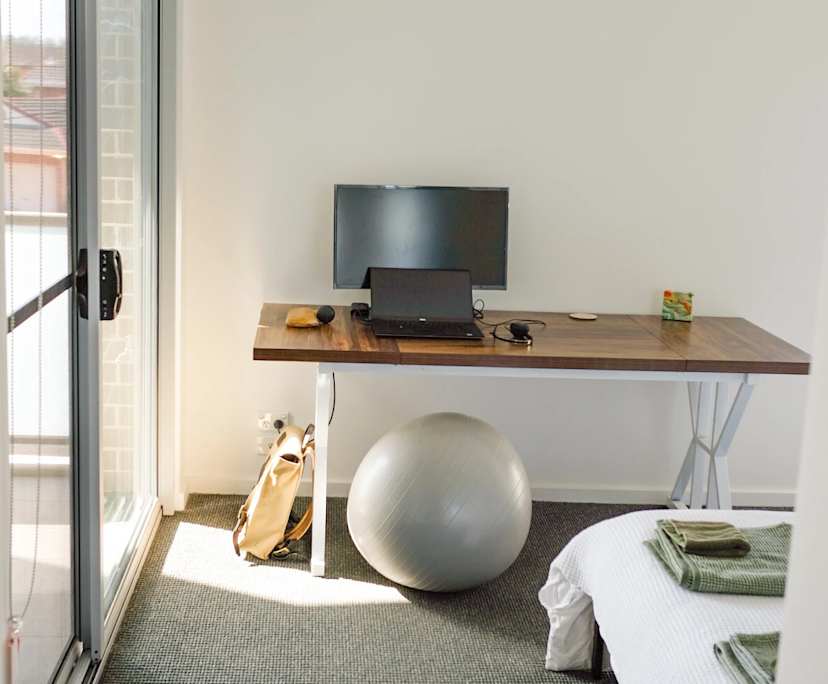 $350, Whole-property, 2 bathrooms, Lake Illawarra NSW 2528