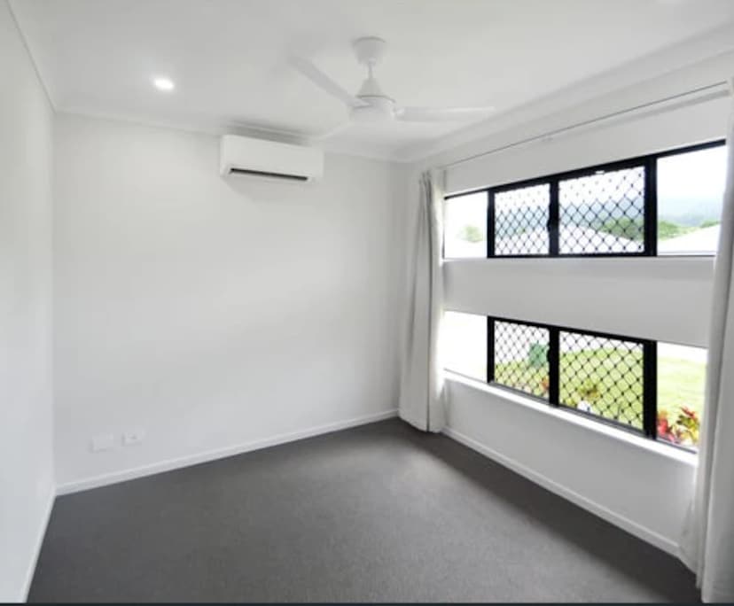 Unfurnished room in a share house