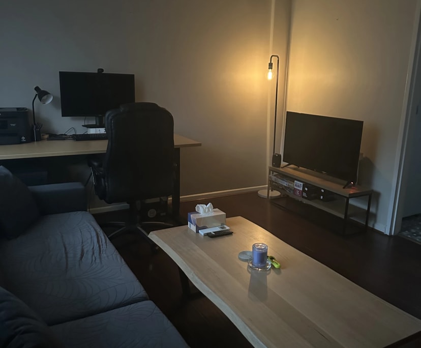 Furnished room in a flatshare