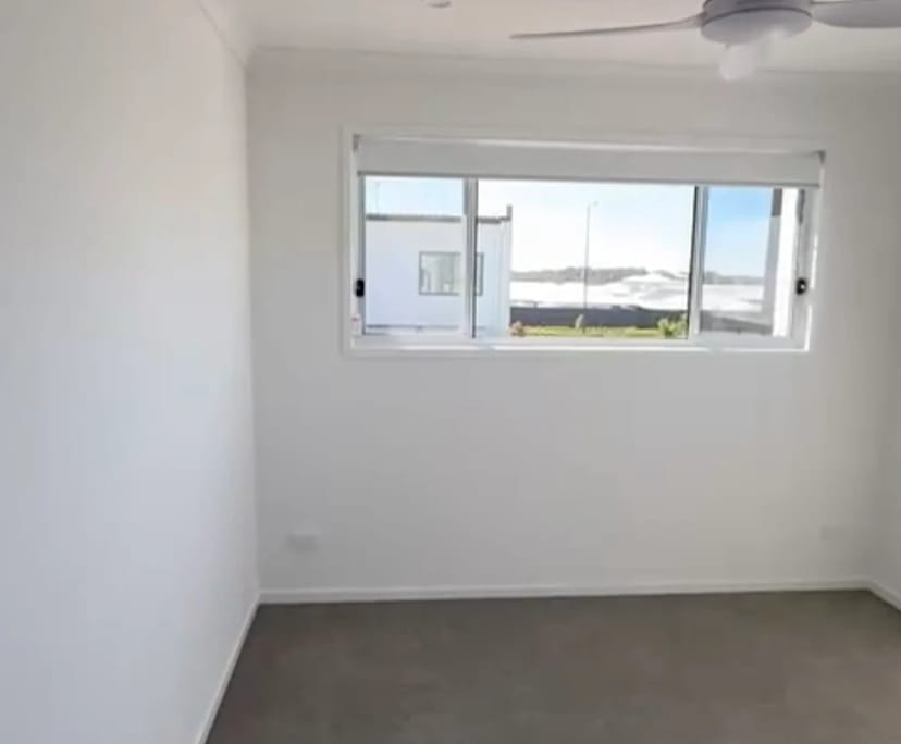 Unfurnished room with own bathroom