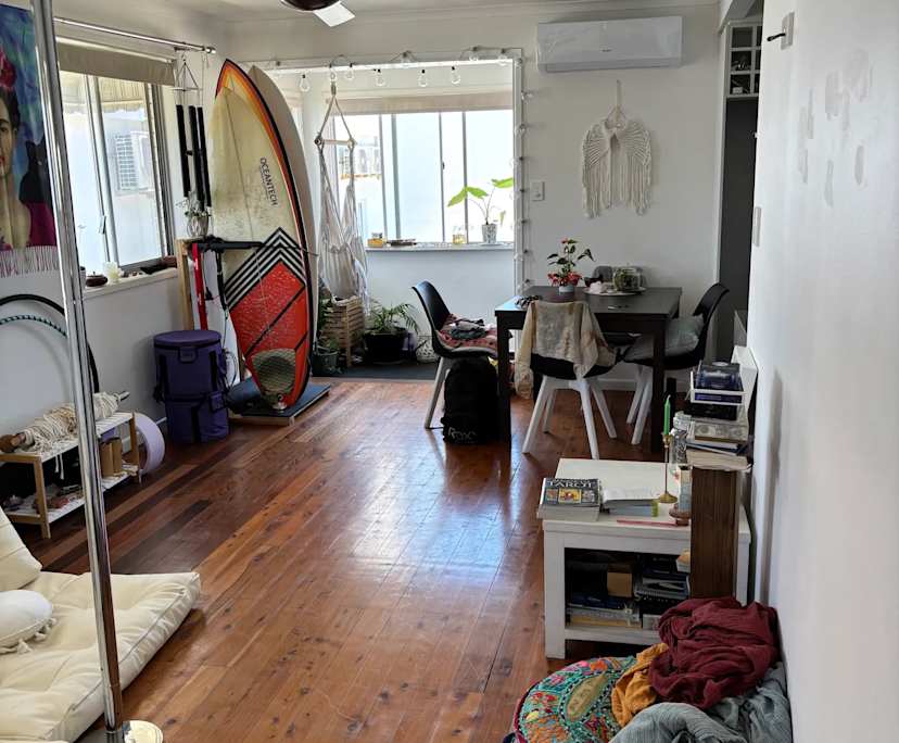 Furnished room in a flatshare