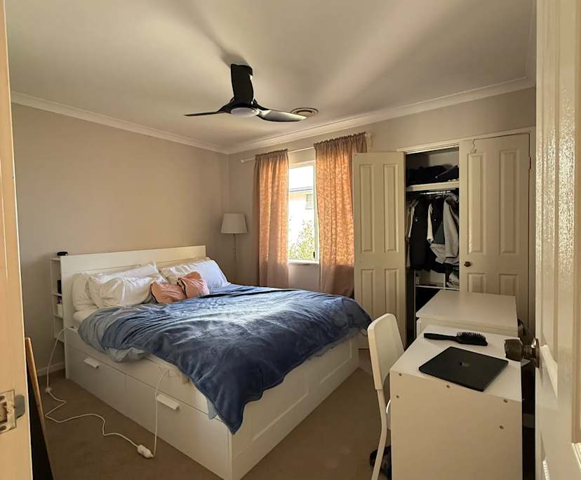 Furnished room in a share house