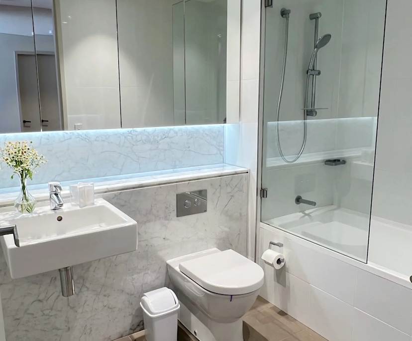 Furnished room in a flatshare