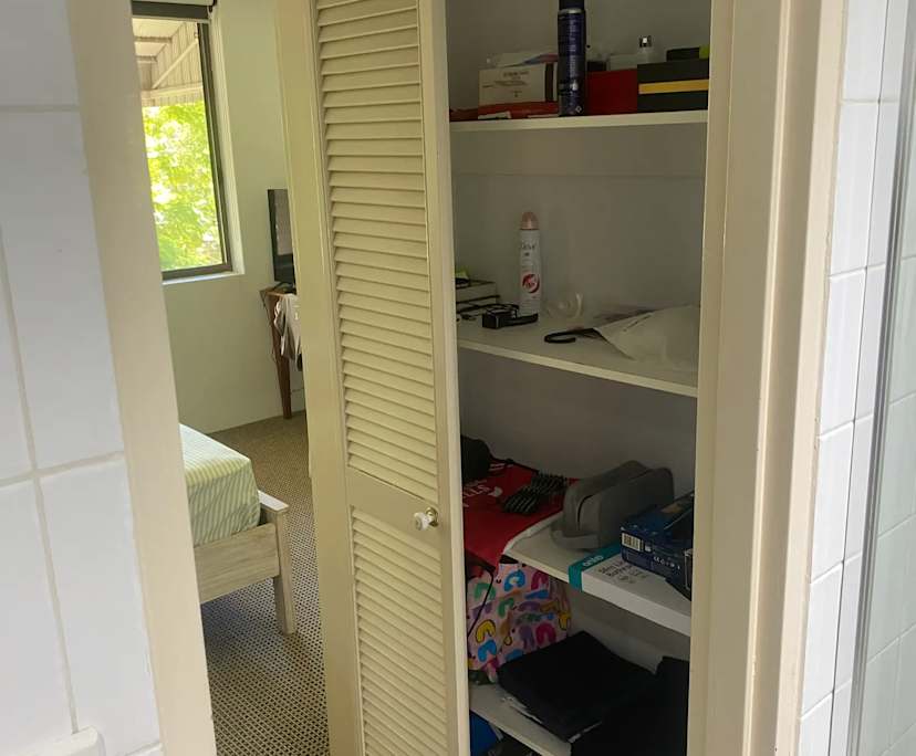 $450, Share-house, 2 bathrooms, Broadbeach Waters QLD 4218