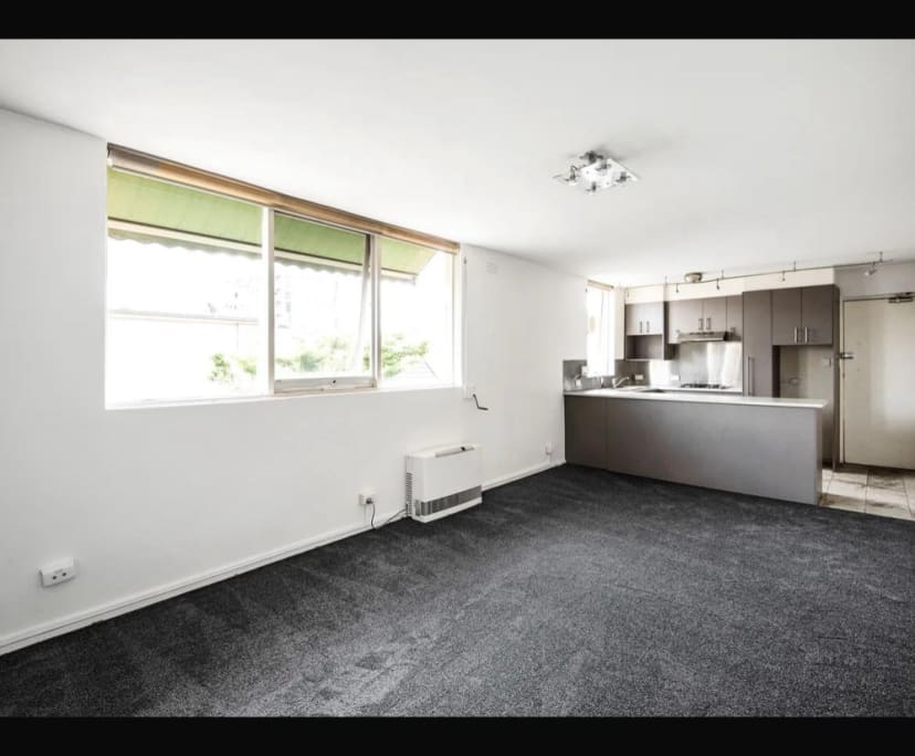 Furnished room in a flatshare